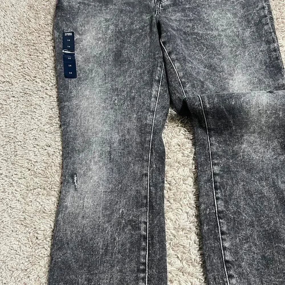14 tommy hilfiger black